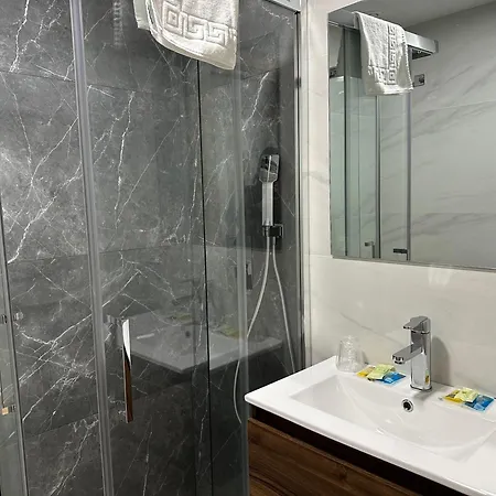 Turisticos Santa Apolonia 62 アビレス