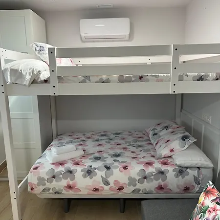 Turisticos Santa Apolonia 62 *