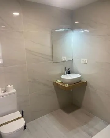 Turisticos Santa Apolonia 62 *