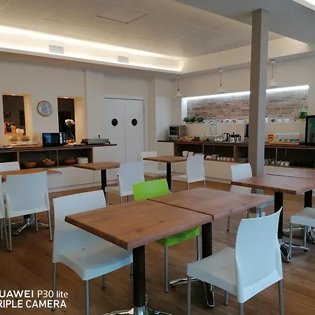 Turisticos Santa Apolonia 62 アビレス